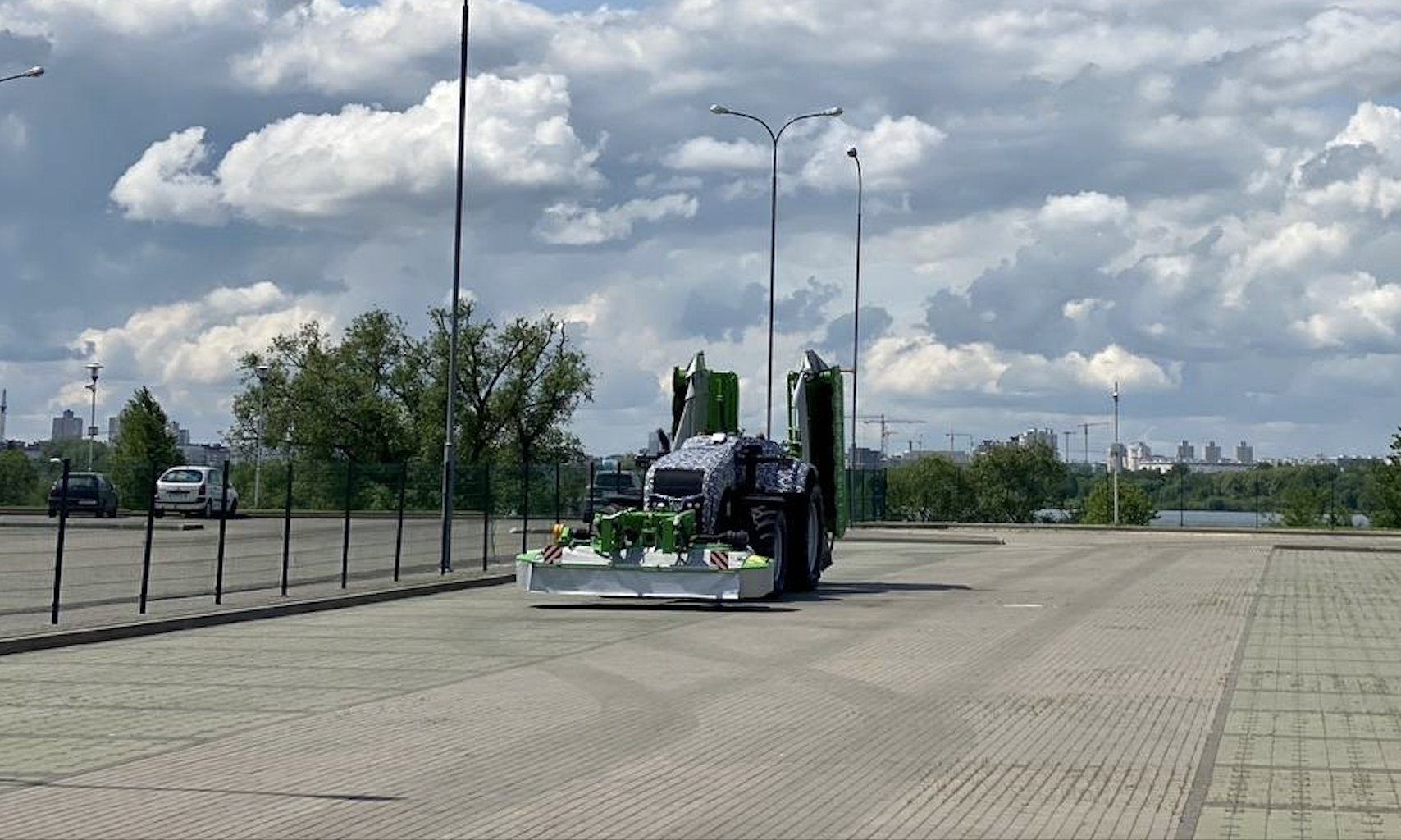 belarus autonomous tractor